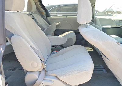 2012 Toyota Sienna Le, daño Trasero, Copart lote 54623926, foto 11 de 14
