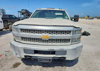 2019 Chevrolet Silverado C3500 6.0l V-8 Flat Bed, uszkodzenie: Drobne wgniecenia/zarysowania, Copart lot 49512136, zdjęcie