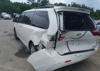 2017 Toyota Sienna Xle 8 Passenger, Rear damage, Iaai lot 45144443, photo 3 of 16
