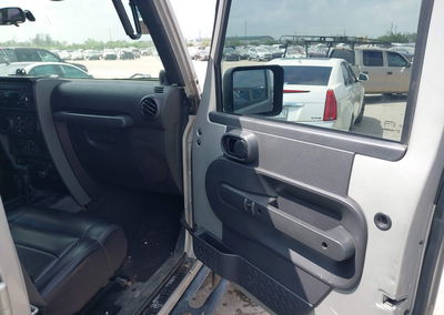 2007 Jeep Wrangler Unlimited X, Normal Wear & Tear damage, Iaai lot 44693010, photo 5 of 17