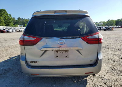 2015 Toyota Sienna Le, daño Frontal, Copart lote 49634576, foto 6 de 16