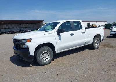2020 Chevrolet Silverado 1500 4wd  Standard Bed Wt, daño Lateral izquierdo, Iaai lote 45284414, foto 2 de 16