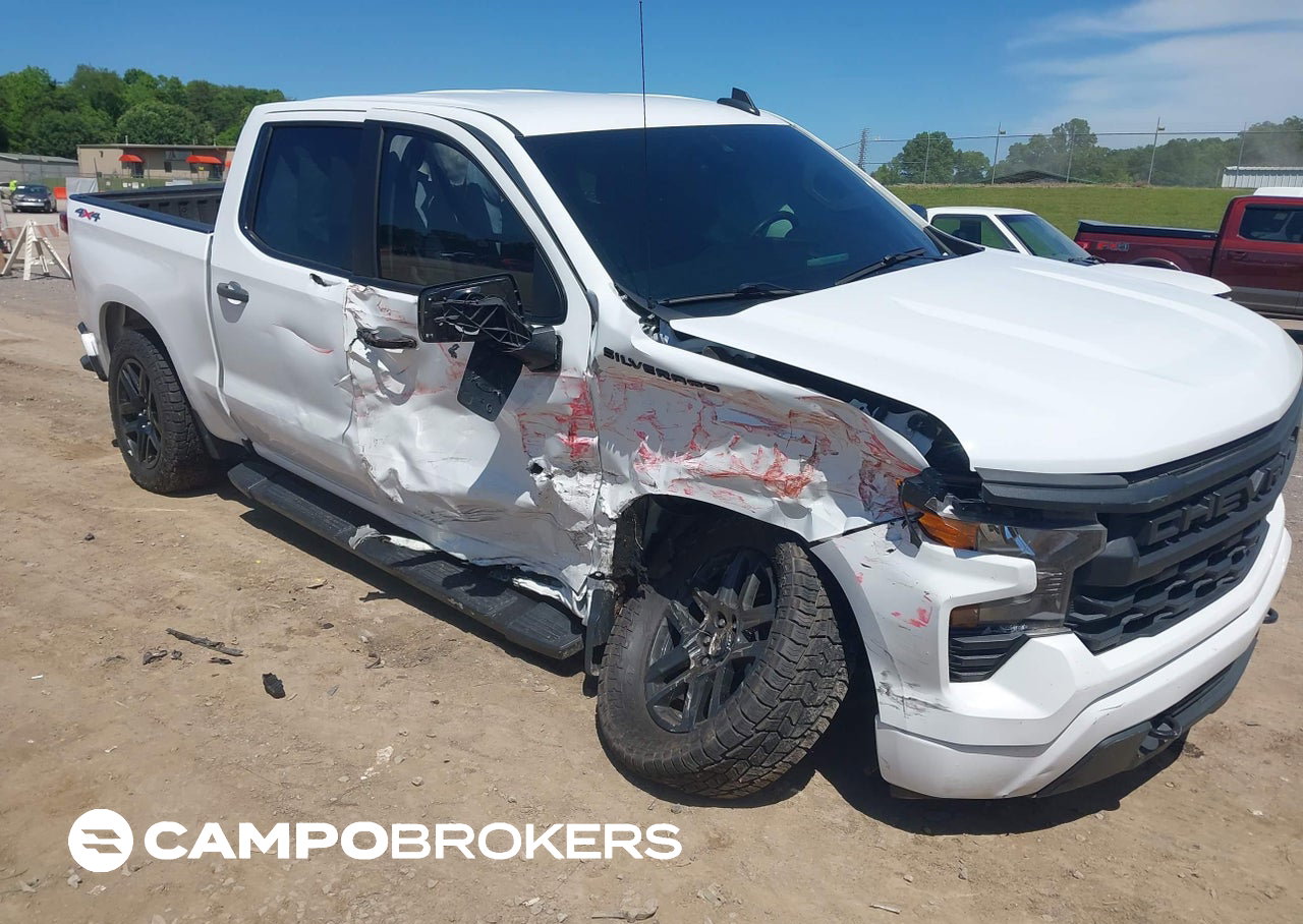 2022 Chevrolet Silverado 1500 4wd  Short Bed Custom, uszkodzenie: Prawy bok, Iaai lot 45073418