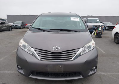 2014 Toyota Sienna Xle V6 8 Passenger, пошкодження: Лівий бік, Iaai лот 45281276, фото 12 з 16