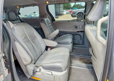 2011 Toyota Sienna Limited 7-passenger, пошкодження: Передня частина, Copart лот 57624656, фото 11 з 13