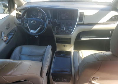 2019 Toyota Sienna Xle 8-passenger, daño Abolladuras/rayones menores, Copart lote 49937916, foto 8 de 13
