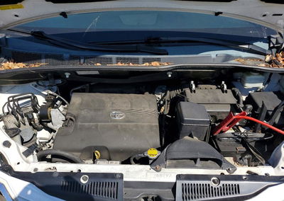 2015 Toyota Sienna, daño Frontal, Copart lote 45671766, foto 12 de 13