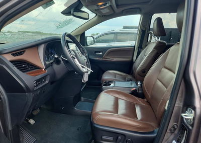 2019 Toyota Sienna Limited 7-passenger, uszkodzenie: Grad, Copart lot 54904116, zdjęcie 7 z 13