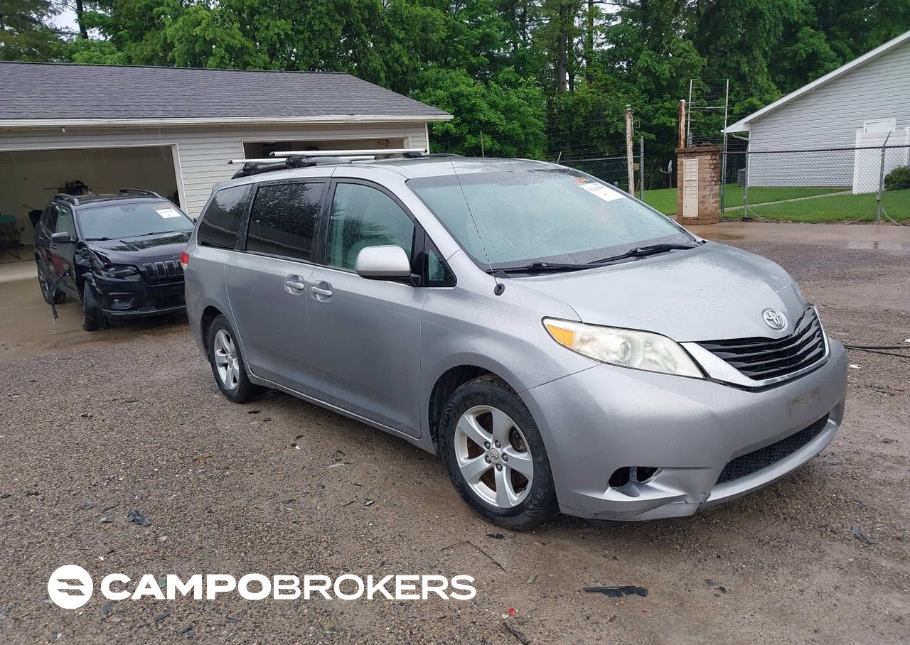 2011 Toyota Sienna Le V6, uszkodzenie: Lewy bok, Iaai lot 45219109