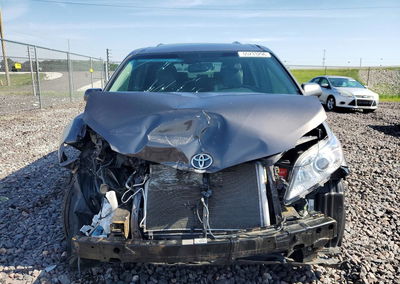 2017 Toyota Sienna Xle Premium 8-passenger, Front End damage, Copart lot 55233296, photo 5 of 13