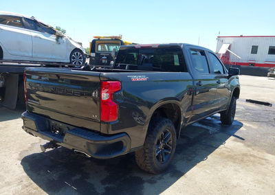 2021 Chevrolet Silverado 1500 4wd  Short Bed Lt Trail Boss, daño Lateral izquierdo, Iaai lote 45258767, foto 4 de 16