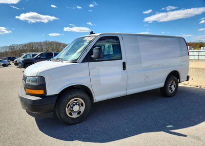 2020 Chevrolet Express G2500, пошкодження: Незначні вм’ятини/подряпини, Copart лот 48940016, фото 1 з 7