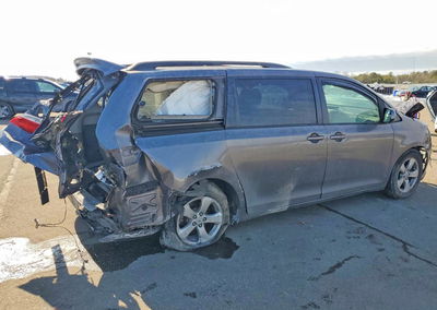 2011 Toyota Sienna Le, uszkodzenie: Tył, Copart lot 75628545, zdjęcie 3 z 14