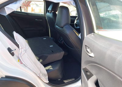 2019 Lexus Ux 200, daño Frontal, Iaai lote 45044122, foto 8 de 16