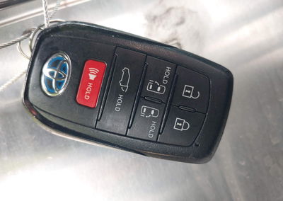 2021 Toyota Sienna Xle, daño Frontal derecho, Iaai lote 44547497, foto 11 de 17