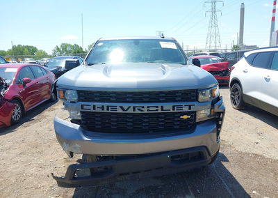 2021 Chevrolet Silverado 1500 4wd  Short Bed Custom, Right Front damage, Iaai lot 44968954, photo 13 of 17
