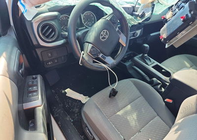 2023 Toyota Tacoma Sr5 V6, uszkodzenie: Dachowanie, Copart lot 57196106, zdjęcie 8 z 13