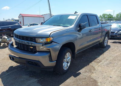 2021 Chevrolet Silverado 1500 4wd  Short Bed Custom, Right Front damage, Iaai lot 44968954, photo 2 of 17