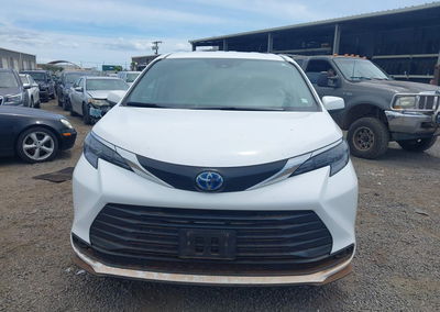 2024 Toyota Sienna Le, uszkodzenie: Fresh Water, Iaai lot 44788325, zdjęcie 12 z 16