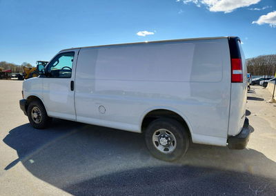 2020 Chevrolet Express G2500, пошкодження: Незначні вм’ятини/подряпини, Copart лот 48940016, фото 2 з 7