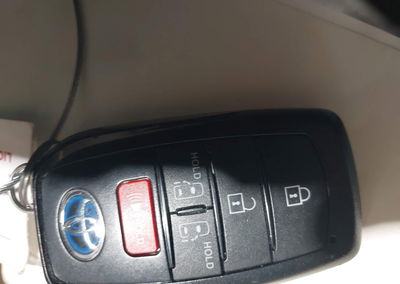 2025 Toyota Sienna Le, daño Frontal, Iaai lote 45459809, foto 11 de 17