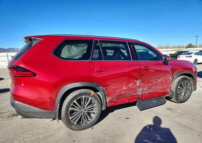 2026 Toyota Grand Highlander Limited, пошкодження: Бік, Copart лот 51372376, фото 3 з 13