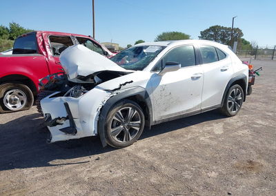 2019 Lexus Ux 200, daño Frontal, Iaai lote 45044122, foto 2 de 16
