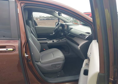 2021 Toyota Sienna Xle, daño Frontal derecho, Iaai lote 44547497, foto 5 de 17