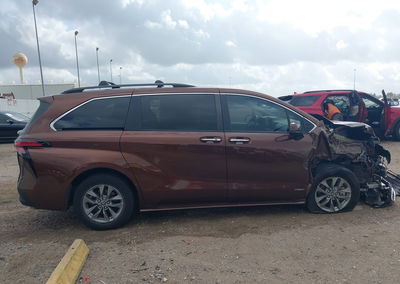2021 Toyota Sienna Xle, daño Frontal derecho, Iaai lote 44547497, foto 14 de 17