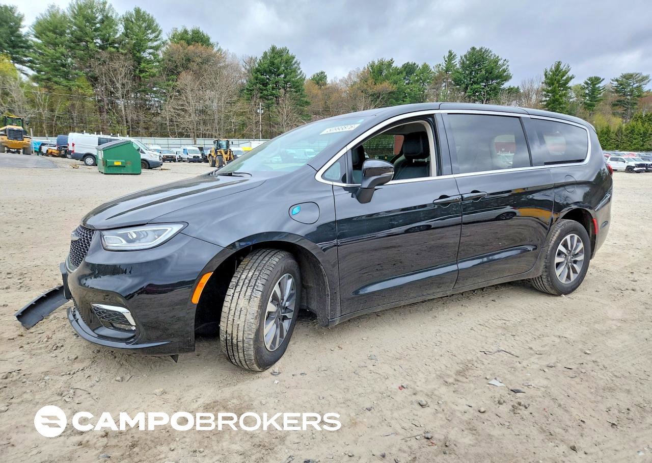 2023 Chrysler Pacifica Hybrid Touring L, Front End damage, Copart lot 50993876