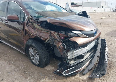 2021 Toyota Sienna Xle, daño Frontal derecho, Iaai lote 44547497, foto 6 de 17
