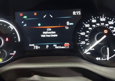 2025 Toyota Sienna Le, daño Frontal, Iaai lote 45459809, foto 7 de 17