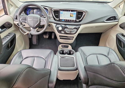 2023 Chrysler Pacifica Hybrid Touring L, Front End damage, Copart lot 50993876, photo 8 of 13