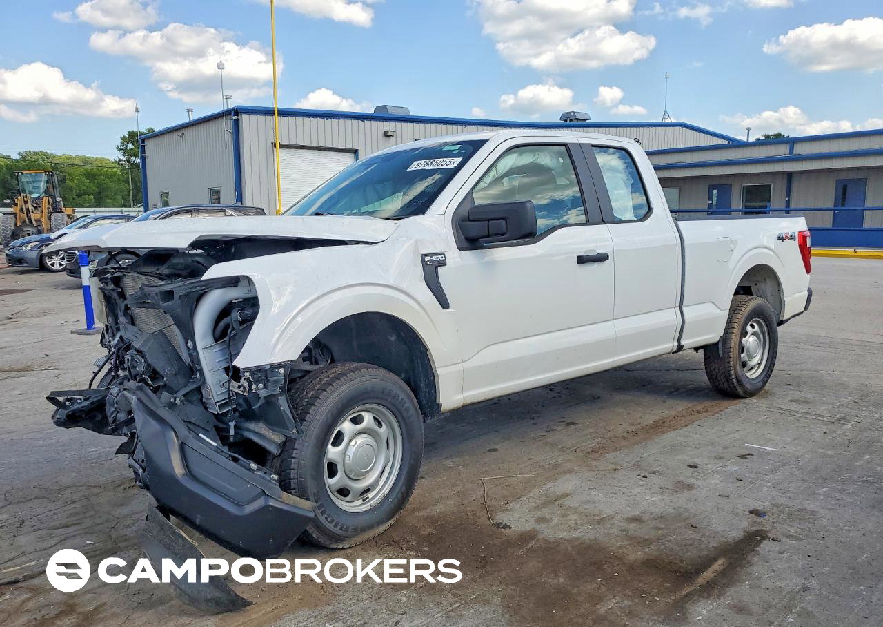 2023 Ford F150 Super Cab, daño Frontal, Copart lote 97685055