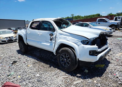 2023 Toyota Tacoma Sr5 V6, uszkodzenie: Dachowanie, Copart lot 57196106, zdjęcie 4 z 13