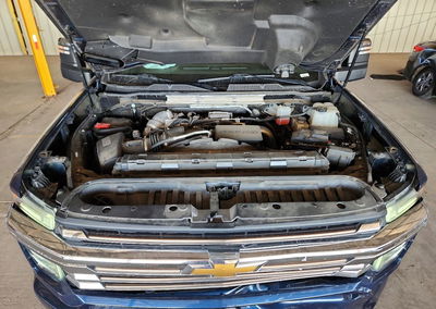 2020 Chevrolet Silverado K2500 High Country, daño Frontal, Copart lote 56465166, foto 11 de 14