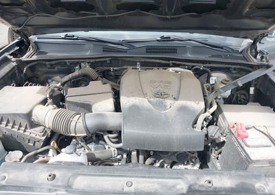 2023 Toyota Tacoma Trd Sport, daño Front & Rear, Iaai lote 45007512, foto 10 de 17
