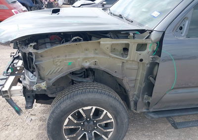 2023 Toyota Tacoma Trd Sport, daño Front & Rear, Iaai lote 45007512, foto 6 de 17