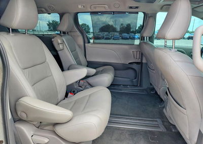 2019 Toyota Sienna Xle 8-passenger, daño Granizo, Copart lote 55592236, foto 11 de 13