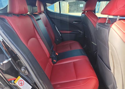 2019 Lexus Ux 200, daño Trasero, Copart lote 57297686, foto 10 de 15