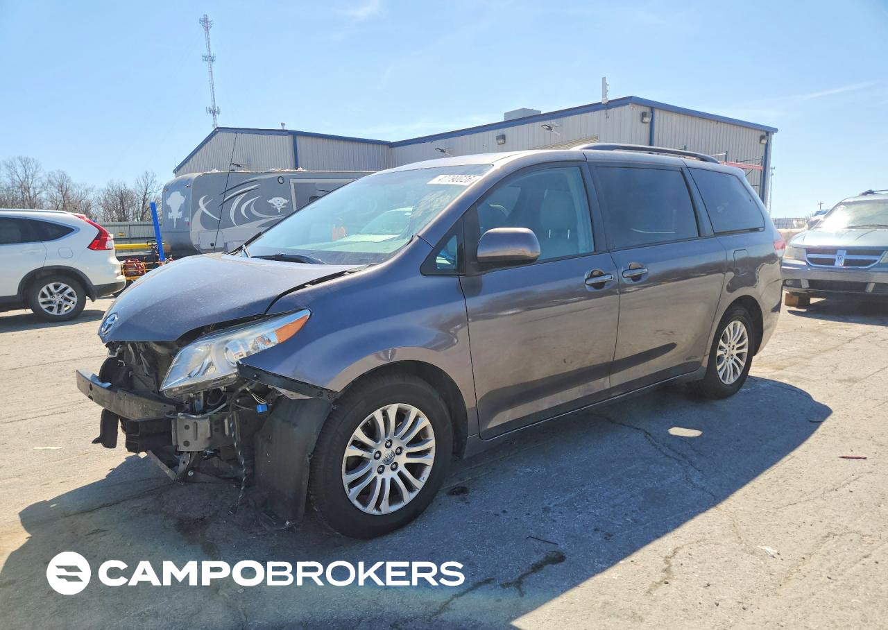 2014 Toyota Sienna Xle 8-passenger, Front End damage, Copart lot 47790026