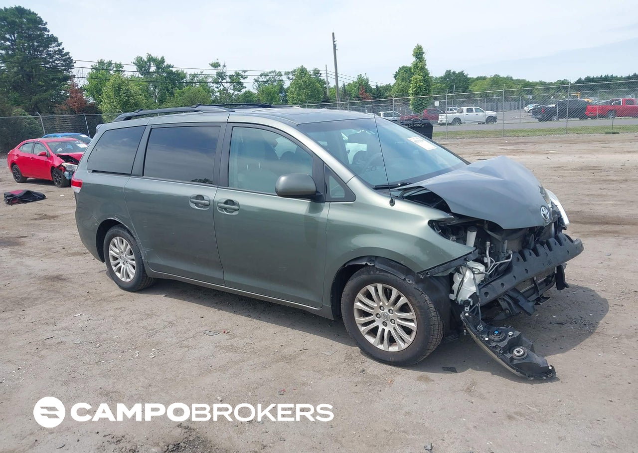 2014 Toyota Sienna Xle V6 8 Passenger, пошкодження: Передня частина, Iaai лот 45339934