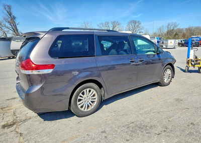 2014 Toyota Sienna Xle 8-passenger, Front End damage, Copart lot 47790026, photo 3 of 16
