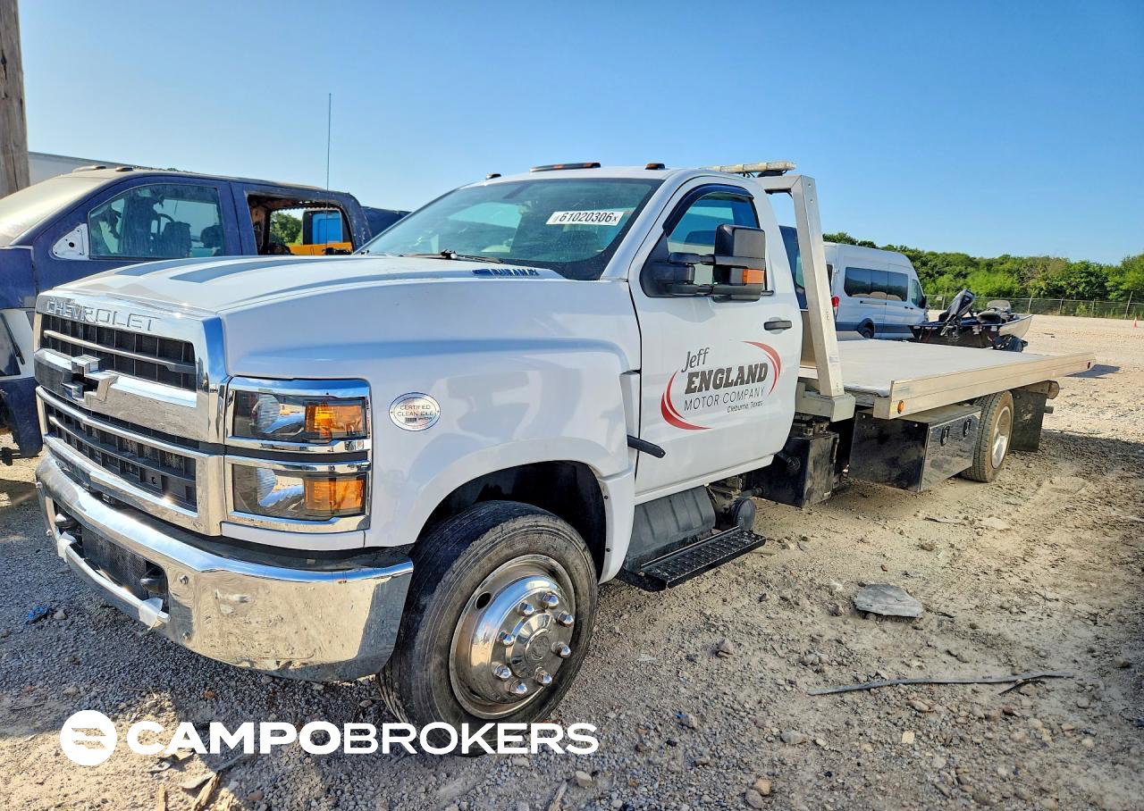 2022 Chevrolet Silverado Medium Duty, Burn - Engine damage, Copart lot 61020306