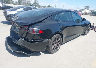 2022 Tesla Model S Dual Motor All-wheel Drive, uszkodzenie: Tył, Iaai lot 45233303, zdjęcie 4 z 22