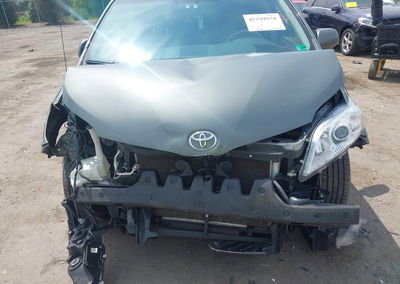 2014 Toyota Sienna Xle V6 8 Passenger, пошкодження: Передня частина, Iaai лот 45339934, фото 6 з 17