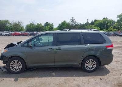 2014 Toyota Sienna Xle V6 8 Passenger, пошкодження: Передня частина, Iaai лот 45339934, фото 15 з 17