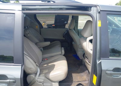 2014 Toyota Sienna Xle V6 8 Passenger, пошкодження: Передня частина, Iaai лот 45339934, фото 8 з 17