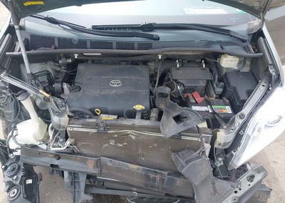 2014 Toyota Sienna Xle V6 8 Passenger, пошкодження: Передня частина, Iaai лот 45339934, фото 10 з 17