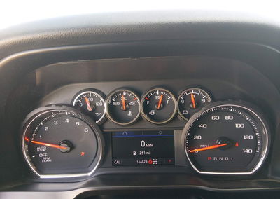 2020 Chevrolet Silverado 1500 4wd  Short Bed Lt, daño Lateral derecho, Iaai lote 44945992, foto 7 de 16
